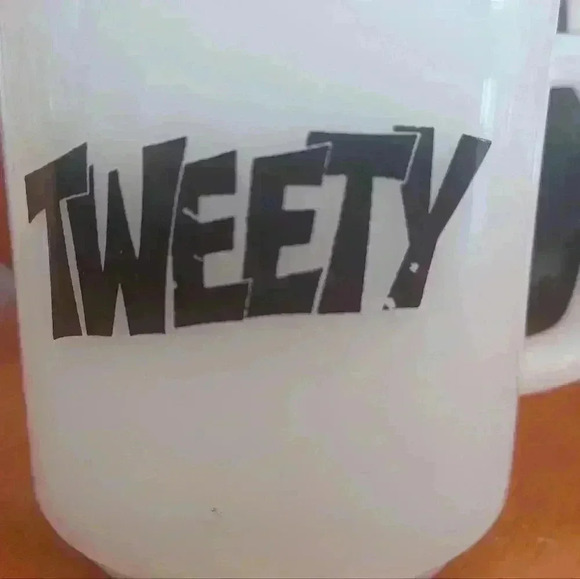 Vintage Warner Bros Tweety Mug Milk Glass 1975 Looney Tunes - Picture 5 of 7